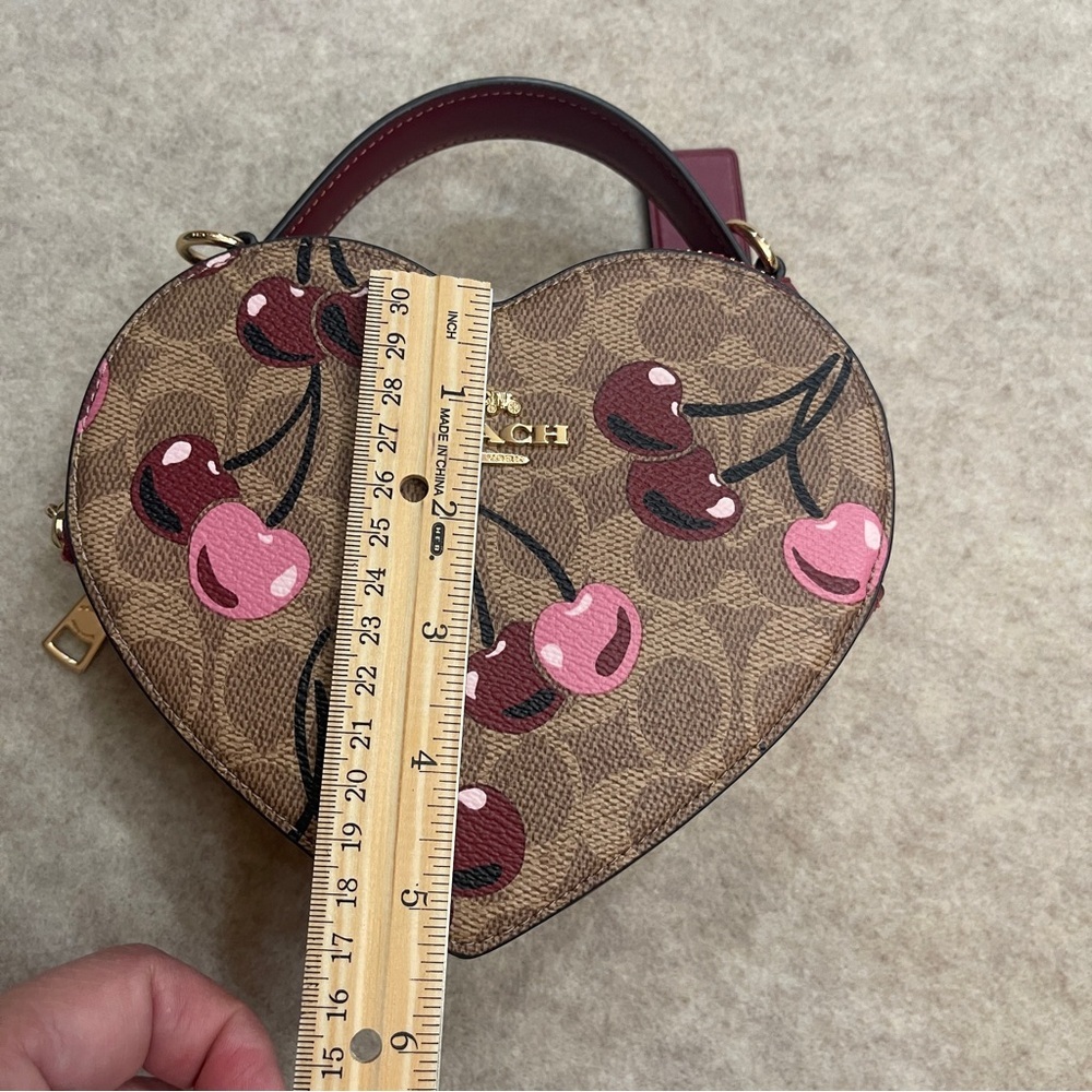 Coach Heart Cherry Signature Canvas Tan Marrón Double Zip Crossbody Purse - Picture 15 of 16